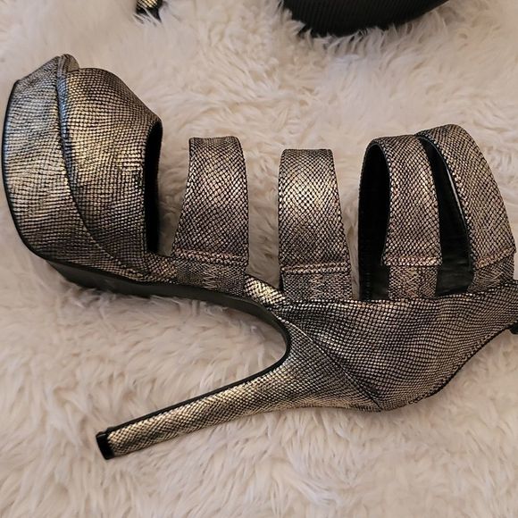 Qupid Reptile Print Metallic Platform Heels - Picture 9 of 15